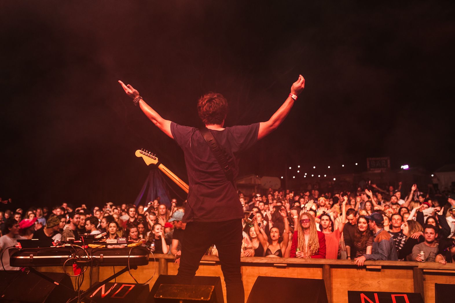 jamatar standing ovation